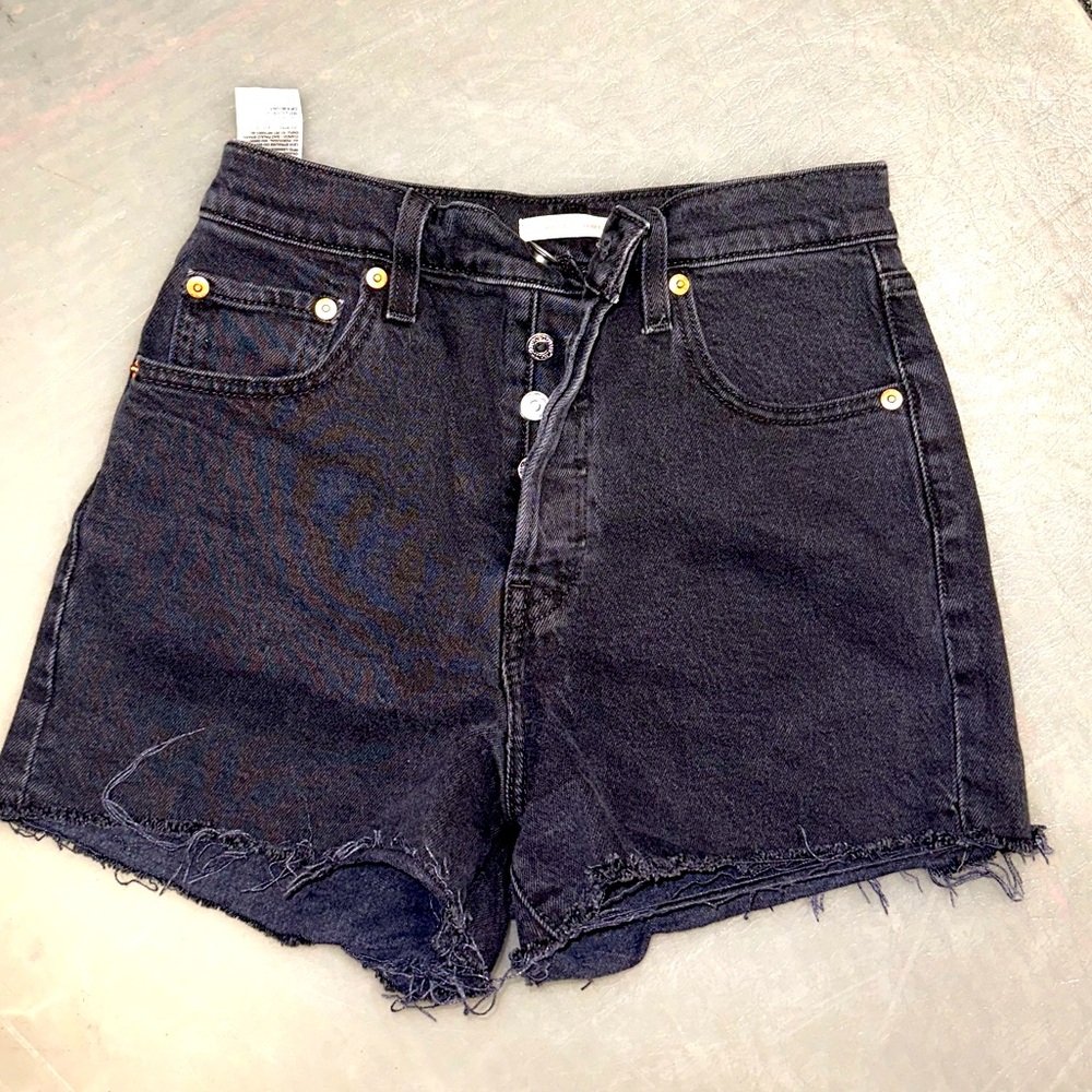 Levi’s Premium Ribcage Women’s Shorts Size 26